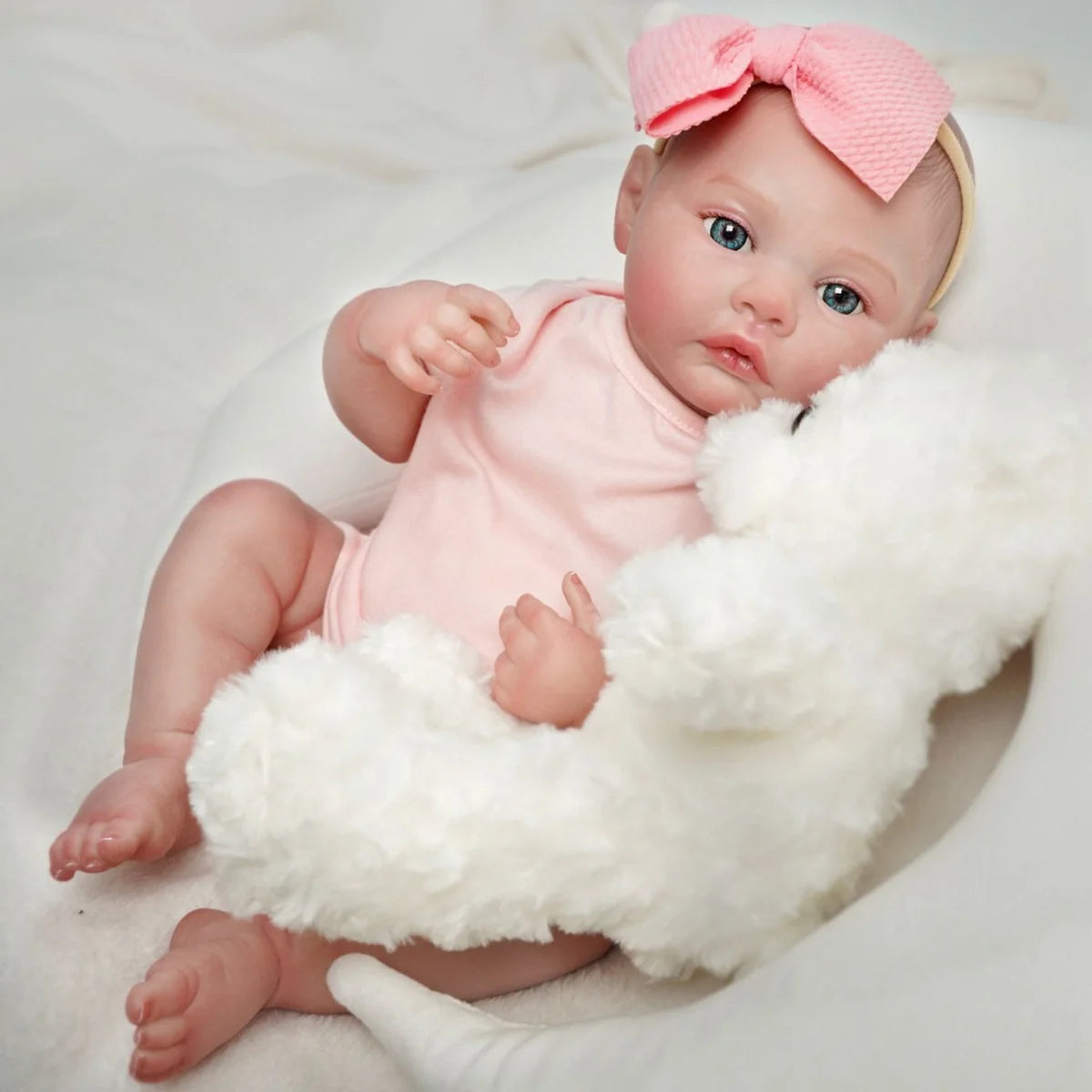 Boneca Bebê Reborn Realista Brastoy Silicone Kit Conjunto de Roupa Chupeta Mamadeira e Pelúcia Menina