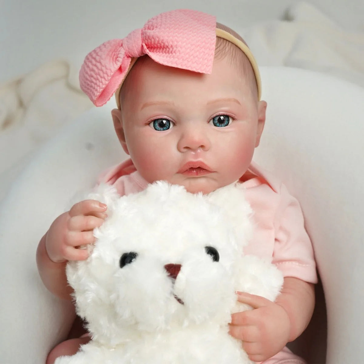 Boneca Bebê Reborn Realista Brastoy Silicone Kit Conjunto de Roupa Chupeta Mamadeira e Pelúcia Menina