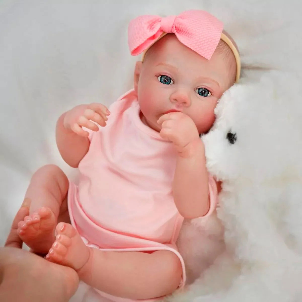 Boneca Bebê Reborn Realista Brastoy Silicone Kit Conjunto de Roupa Chupeta Mamadeira e Pelúcia Menina