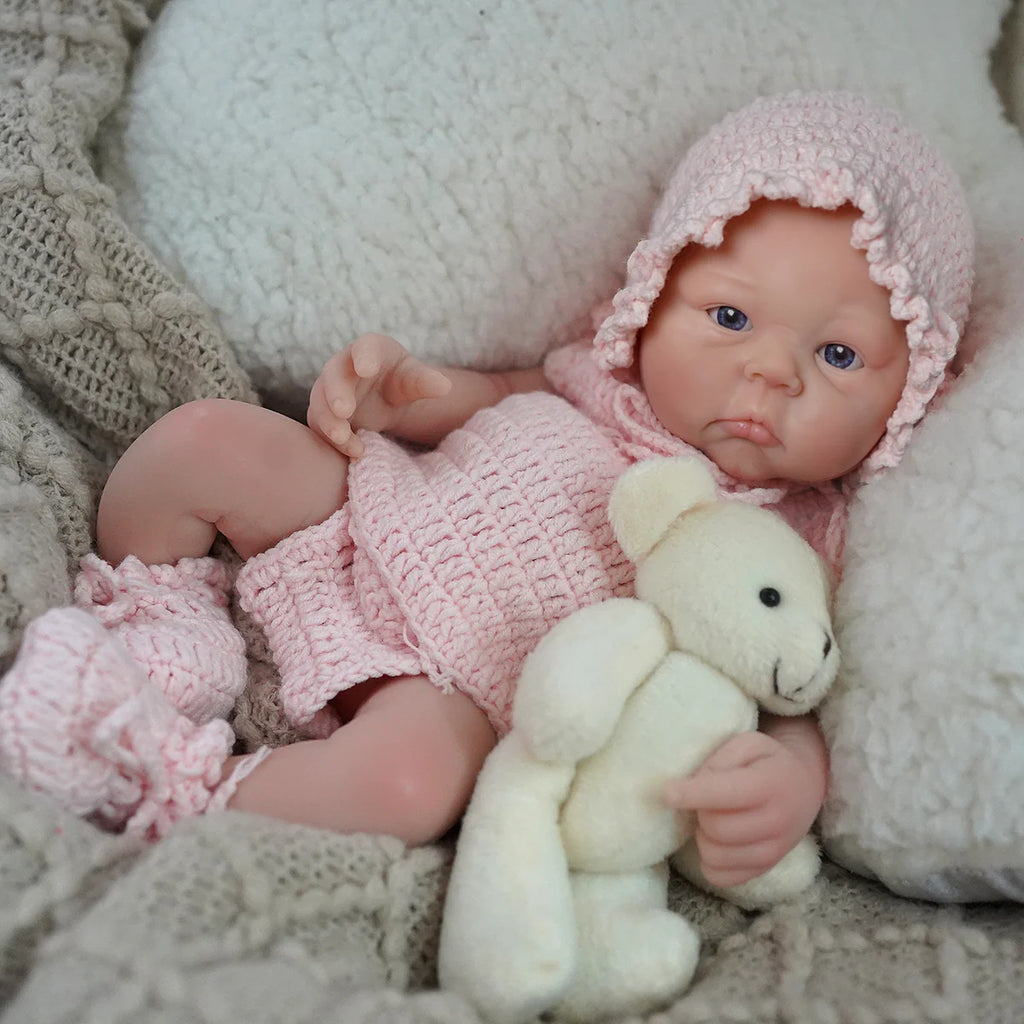 Bebê Reborn Boneca Silicone Sólido 35cm Original Pode Tomar Banho Com Kit Conjunto de Roupa Chupeta Mamadeira e Pelúcia