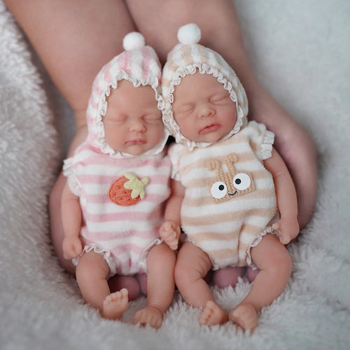 Bebê Reborn Boneca Brastoy Silicone Sólido Gêmeos Menina e Menino 15cm Com Conjunto de Roupa Mamadeira Certidão e Pelúcia