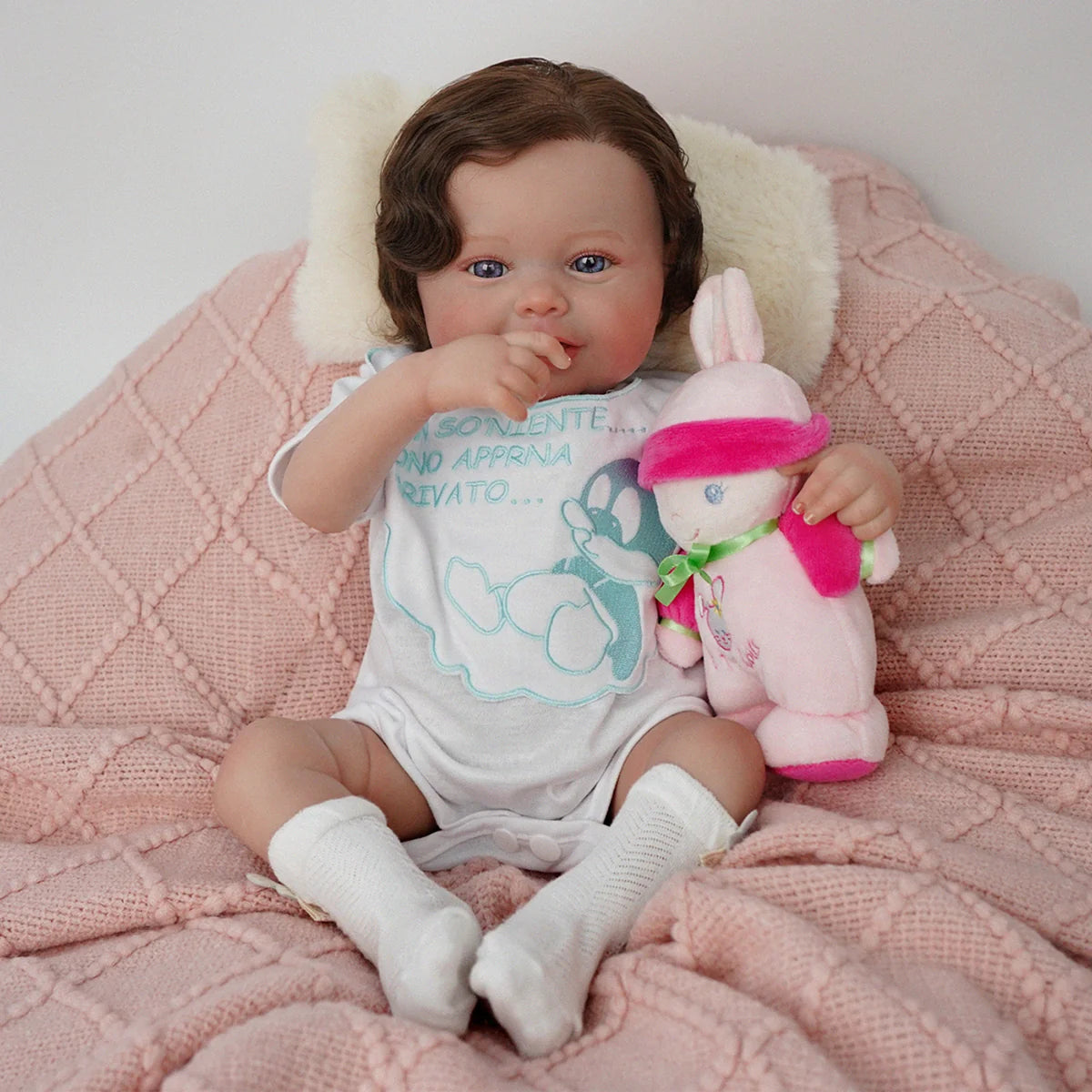 Boneca Bebê Reborn Silicone 48cm Conjunto de Roupa Mamadeira Chupeta Pelucia Brastoy