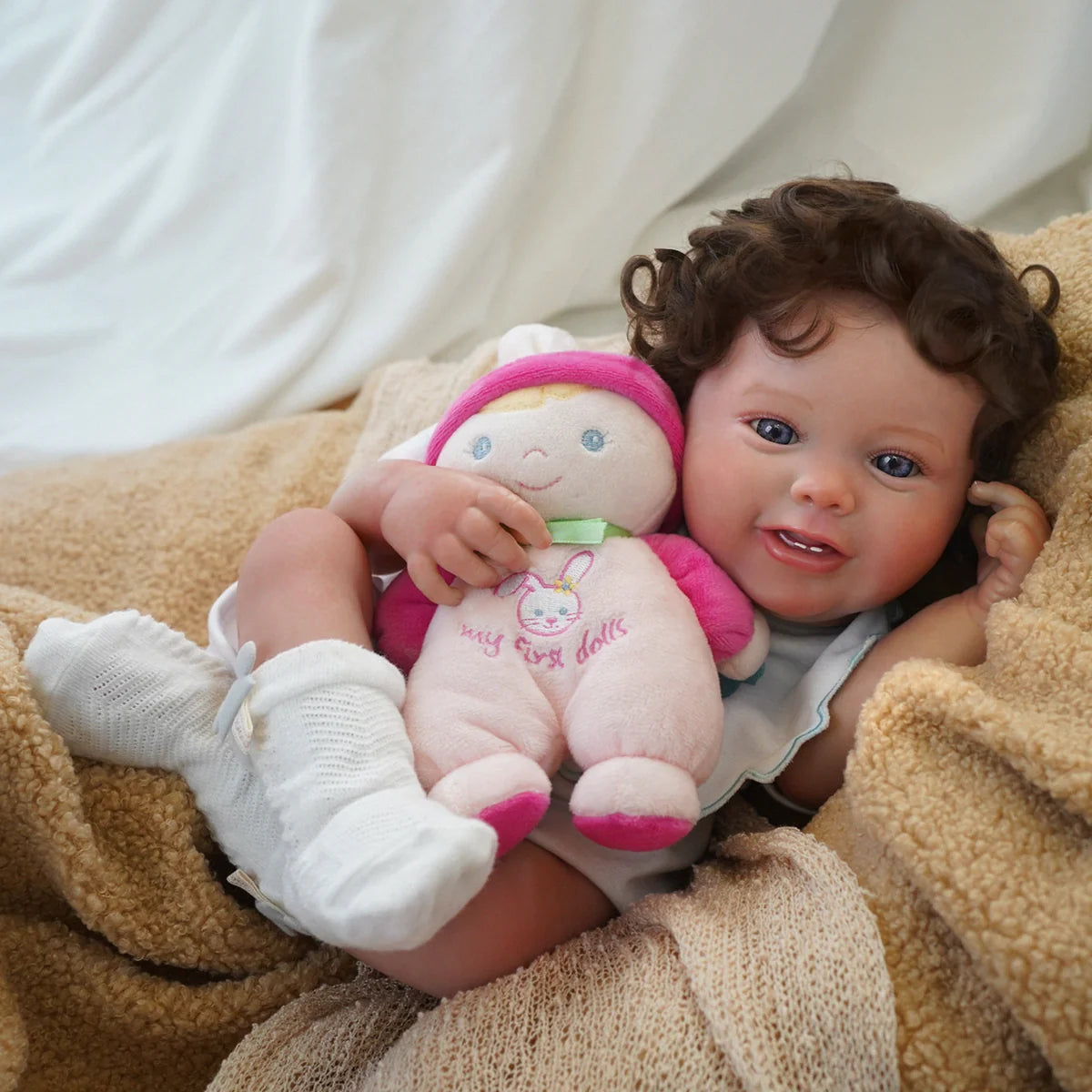 Boneca Bebê Reborn Silicone 48cm Conjunto de Roupa Mamadeira Chupeta Pelucia Brastoy