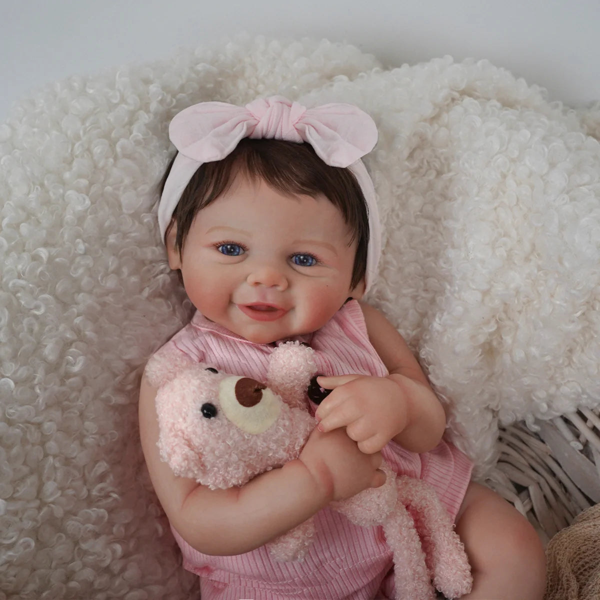 Boneca Bebê Reborn Realista Silicone Conjunto de Roupa Chupeta Mamadeira e Pelúcia