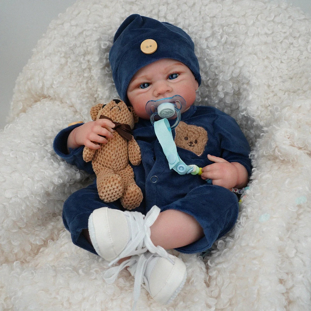 Boneco Bebê Reborn Silicone Realista 48cm Original Kit Acessórios Conjunto Roupa Mamadeira Chupeta Pelúcia Fralda