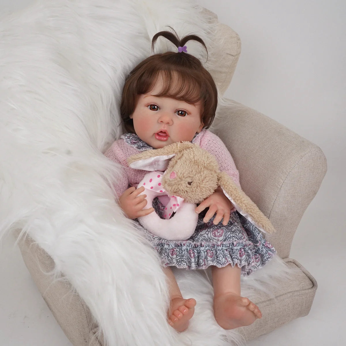 Boneca Bebê Reborn Silicone Realista 55cm Original Kit Acessórios Conjunto Roupa Mamadeira Chupeta Pelúcia Fralda Certidão