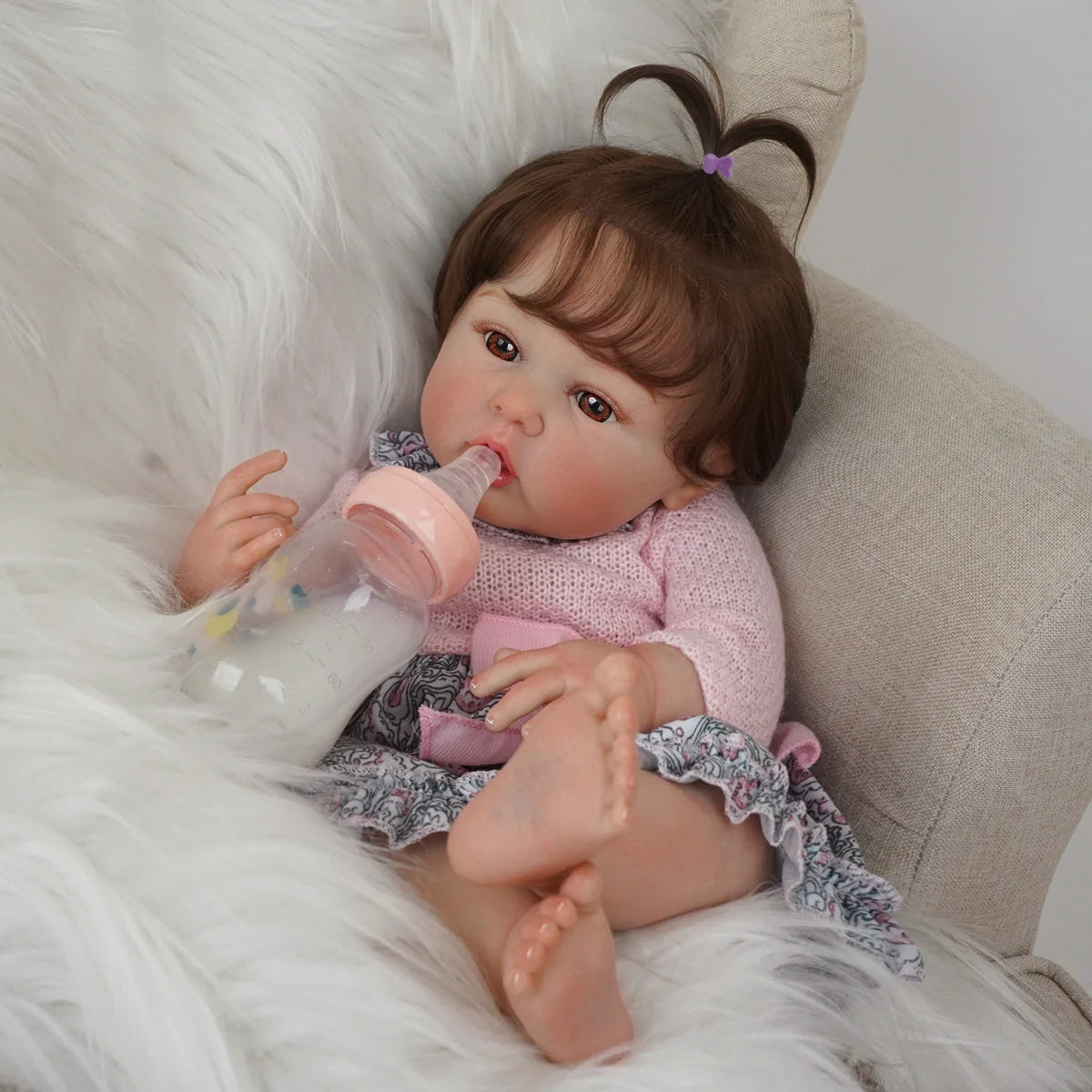 Boneca Bebê Reborn Silicone Realista 55cm Original Kit Acessórios Conjunto Roupa Mamadeira Chupeta Pelúcia Fralda Certidão