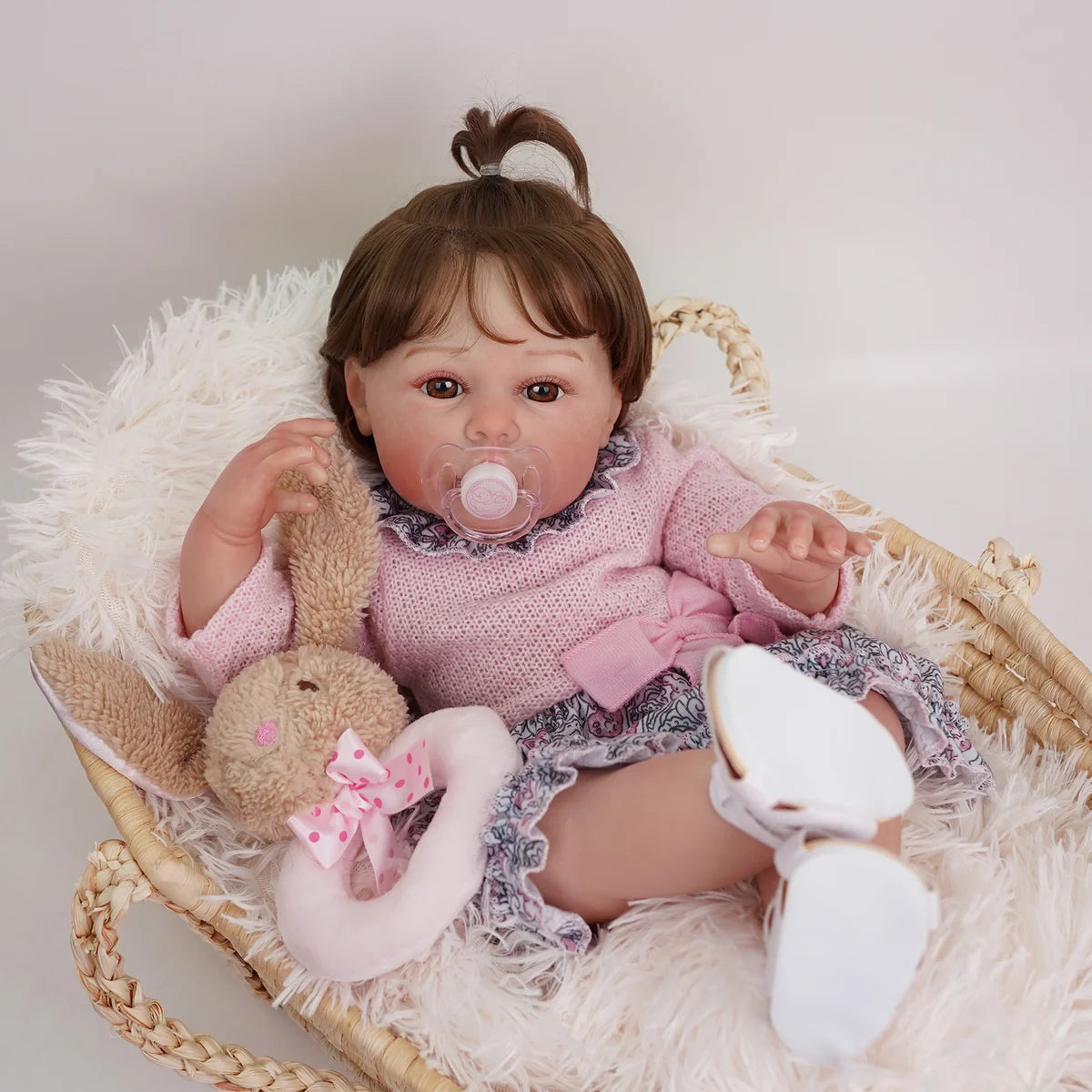 Boneca Bebê Reborn Silicone Realista 55cm Original Kit Acessórios Conjunto Roupa Mamadeira Chupeta Pelúcia Fralda Certidão