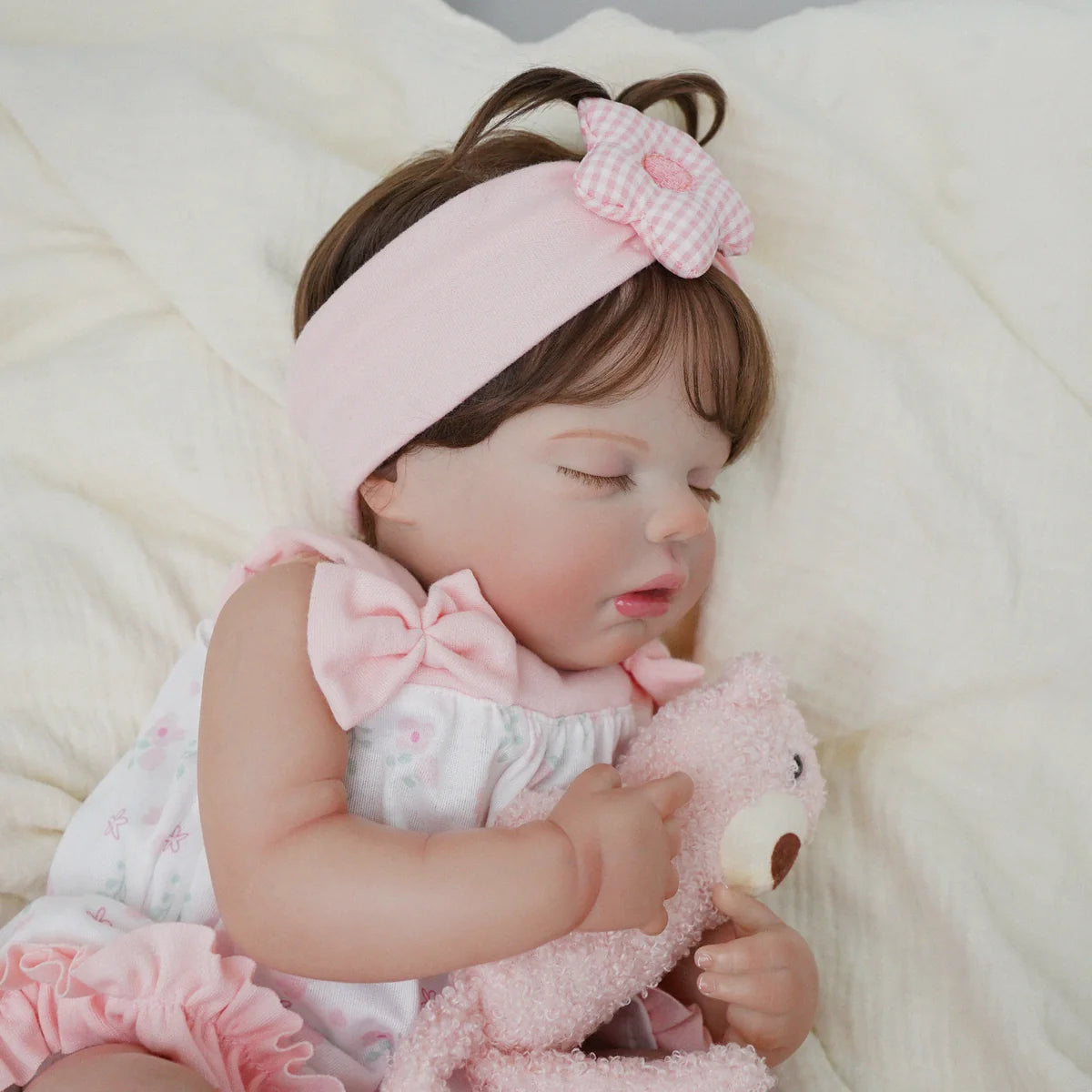 Boneca Bebê Reborn Silicone 48cm Conjunto de Roupa Mamadeira Chupeta Pelucia Brastoy