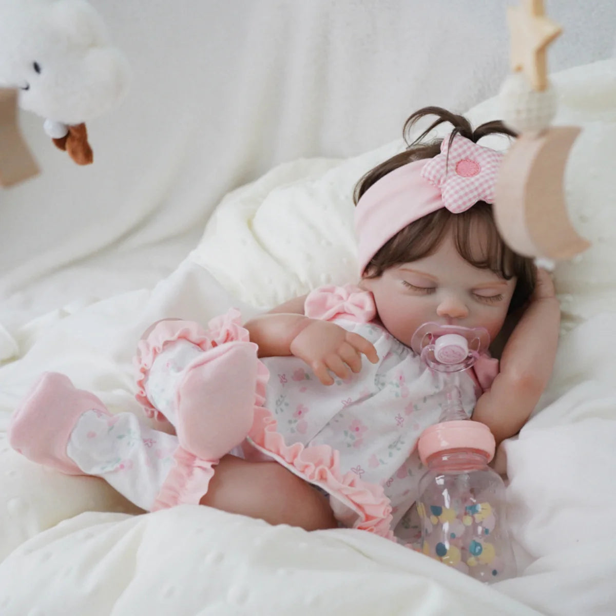 Boneca Bebê Reborn Silicone 48cm Conjunto de Roupa Mamadeira Chupeta Pelucia Brastoy