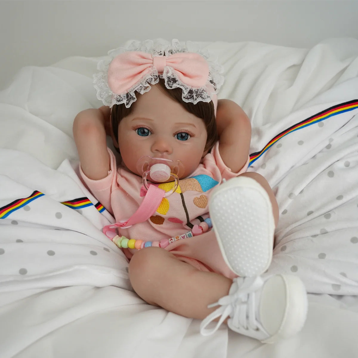Boneca Bebê Reborn Silicone Realista 48cm Original Kit Acessórios Conjunto Roupa Mamadeira Chupeta Pelúcia Fralda Certidão