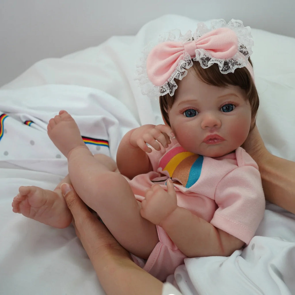 Boneca Bebê Reborn Silicone Realista 48cm Original Kit Acessórios Conjunto Roupa Mamadeira Chupeta Pelúcia Fralda Certidão