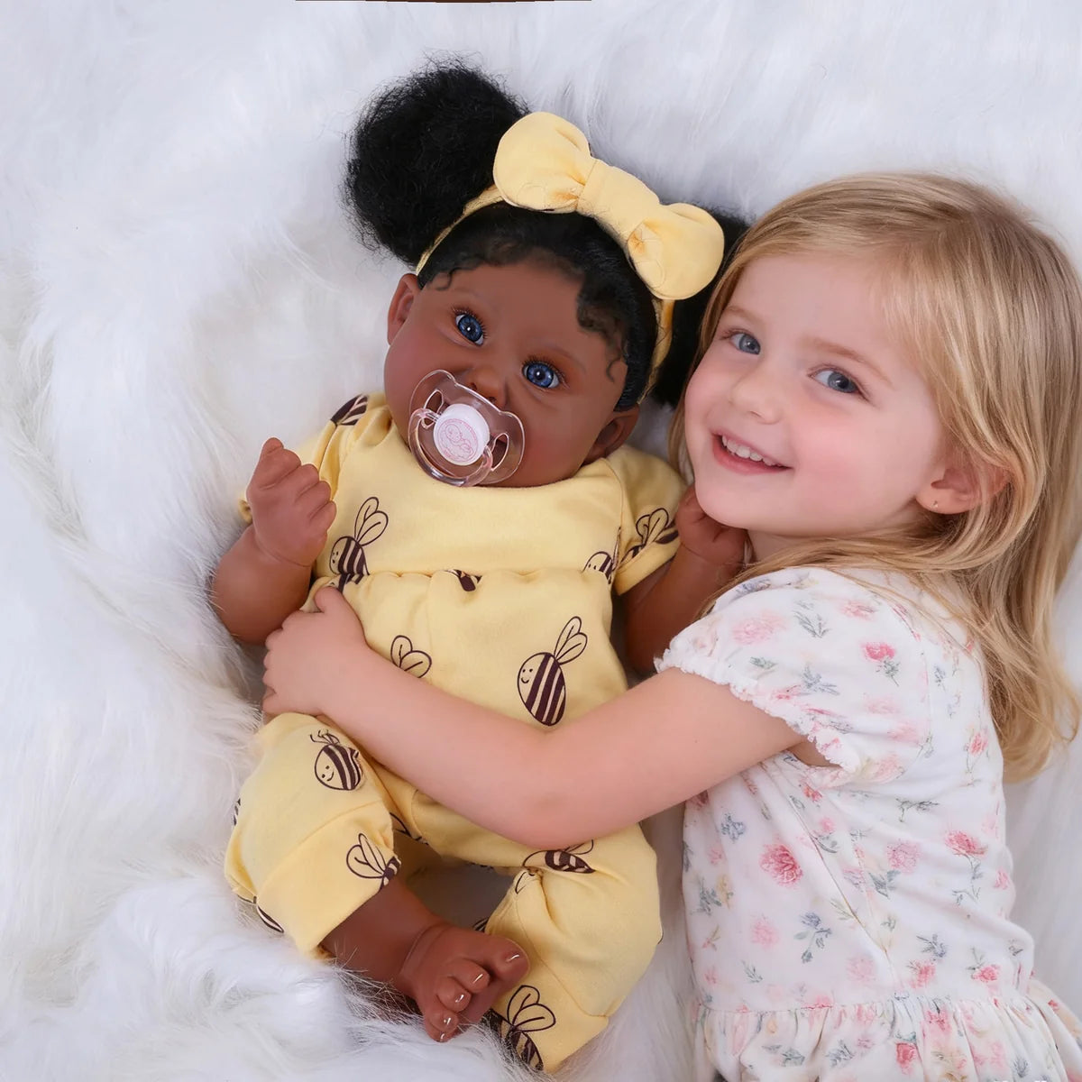Boneca Bebê Reborn Brastoy Realista 48cm Silicone Conjunto de Roupa Chupeta Mamadeira Fralda Certidão e Pelúcia
