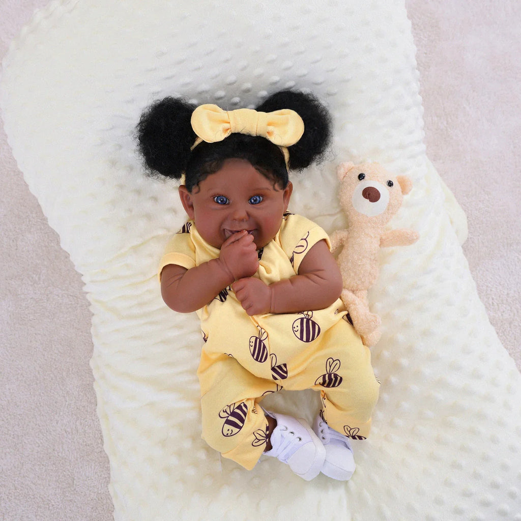 Boneca Bebê Reborn Brastoy Realista 48cm Silicone Conjunto de Roupa Chupeta Mamadeira Fralda Certidão e Pelúcia