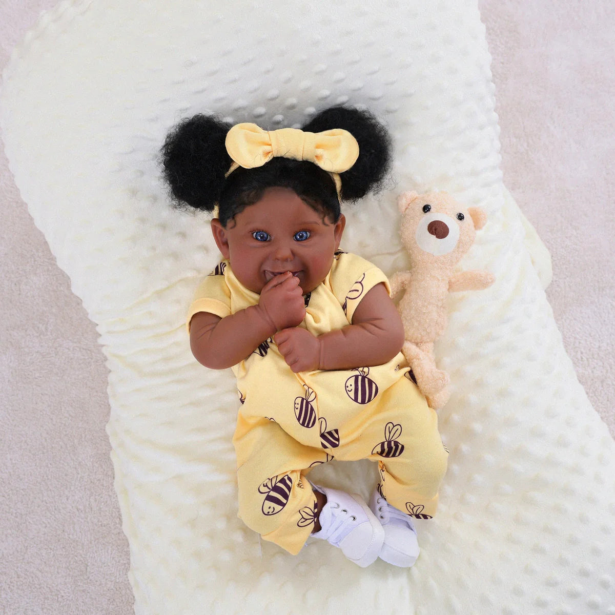 Boneca Bebê Reborn Brastoy Realista 48cm Silicone Conjunto de Roupa Chupeta Mamadeira Fralda Certidão e Pelúcia