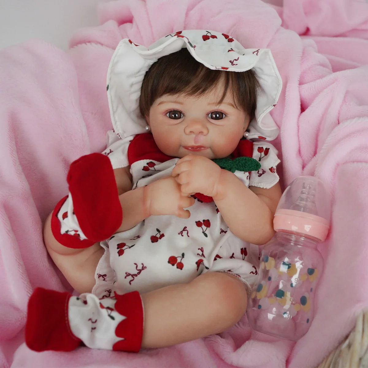 Boneca Bebê Reborn Silicone 48cm Conjunto de Roupa Mamadeira Chupeta Pelucia Brastoy