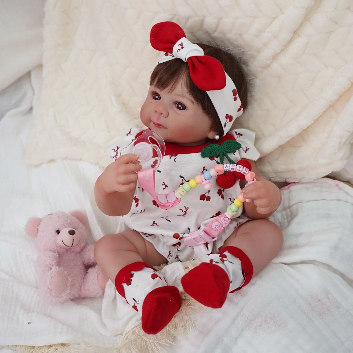 Boneca Bebê Reborn Silicone 48cm Conjunto de Roupa Mamadeira Chupeta Pelucia Brastoy
