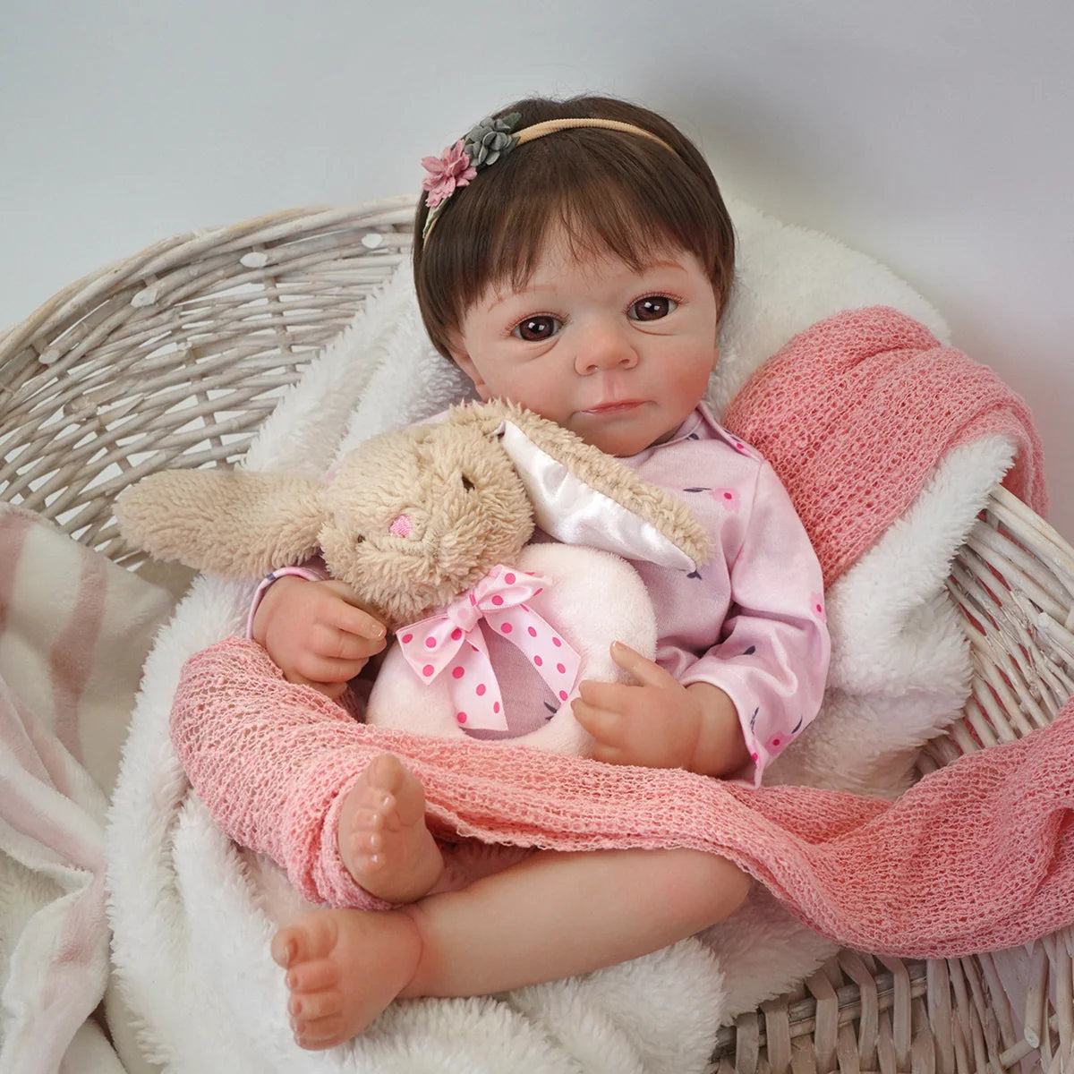 Boneca Bebê Reborn Silicone 48cm Conjunto de Roupa Mamadeira Chupeta Pelucia Brastoy